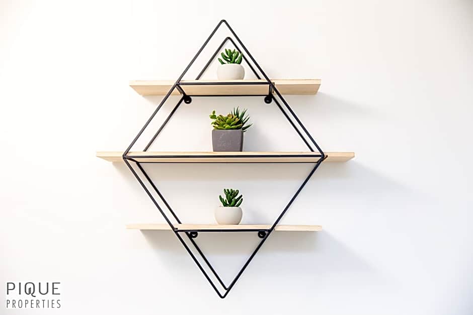 LUXURIOUS 6 Bed Home I Fireplace I near Sports Park I with Double Garage & Fast WiFi!