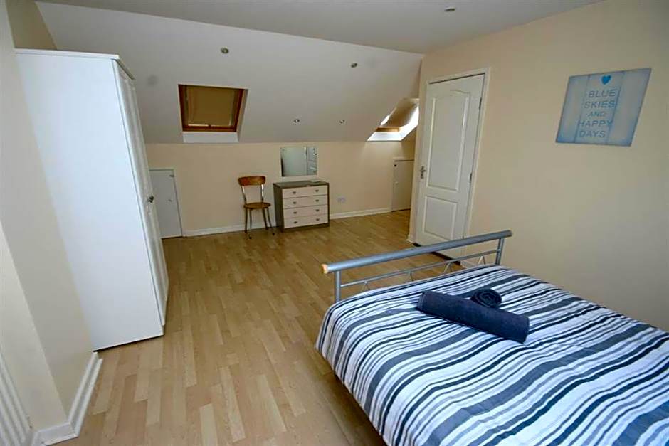 MARLEY MANSIONs APARTMENTS - KING ST REF : 10/3