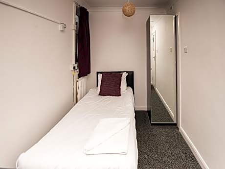 Single Room with Shared Bathroom
