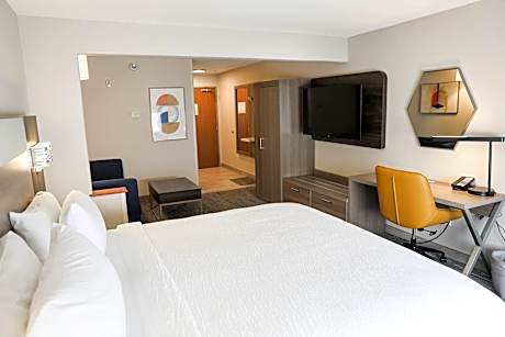 Suite 1 King Hearing Accessible Non-Smoking