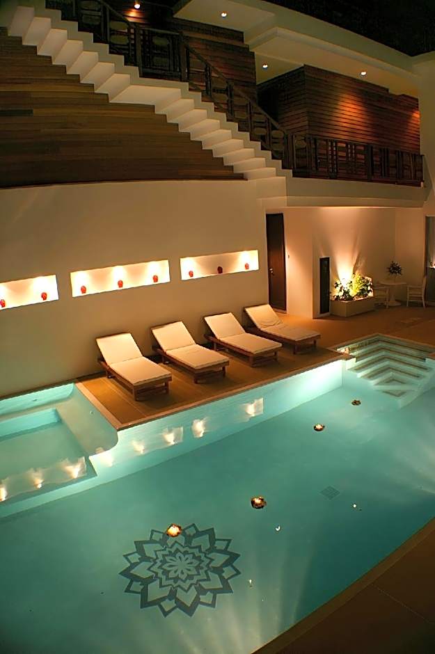 Mandalai Hotel