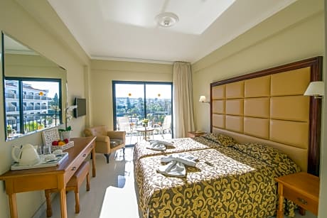 TWIN ROOM INLAND VIEW SINGLE USE