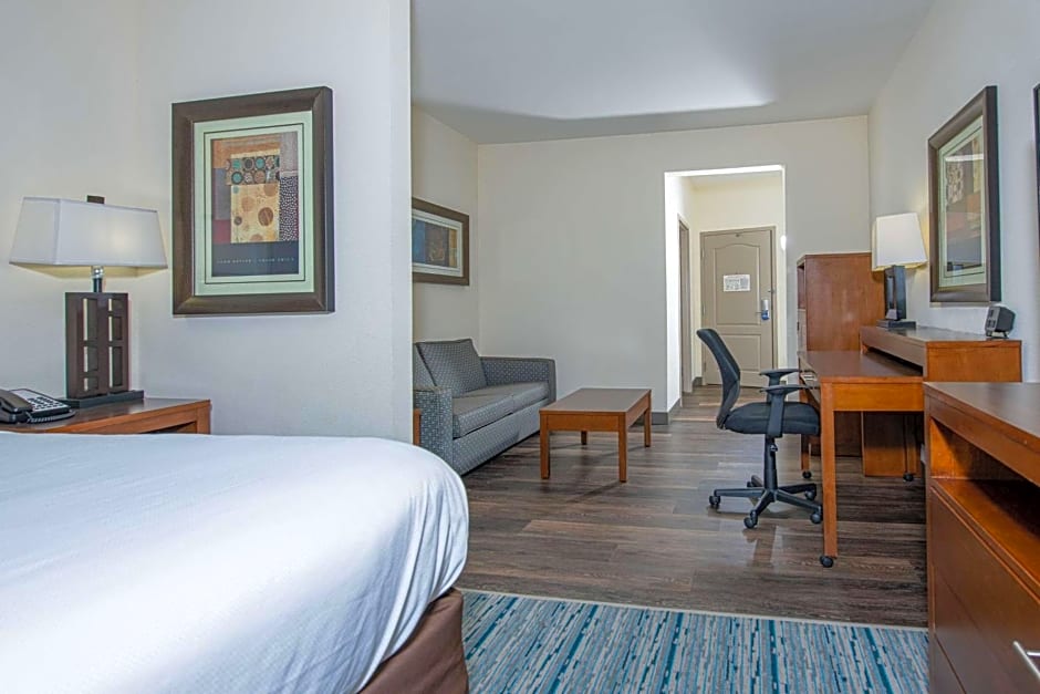 Comfort Suites Oil Center