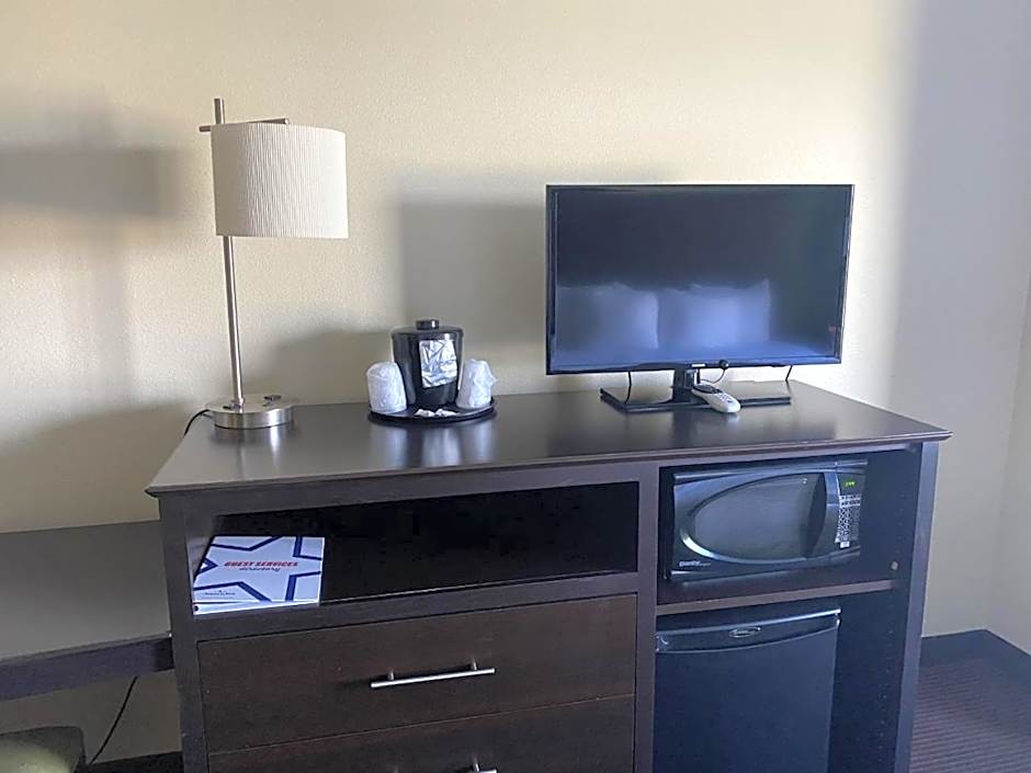 AmericInn by Wyndham Hartford SD