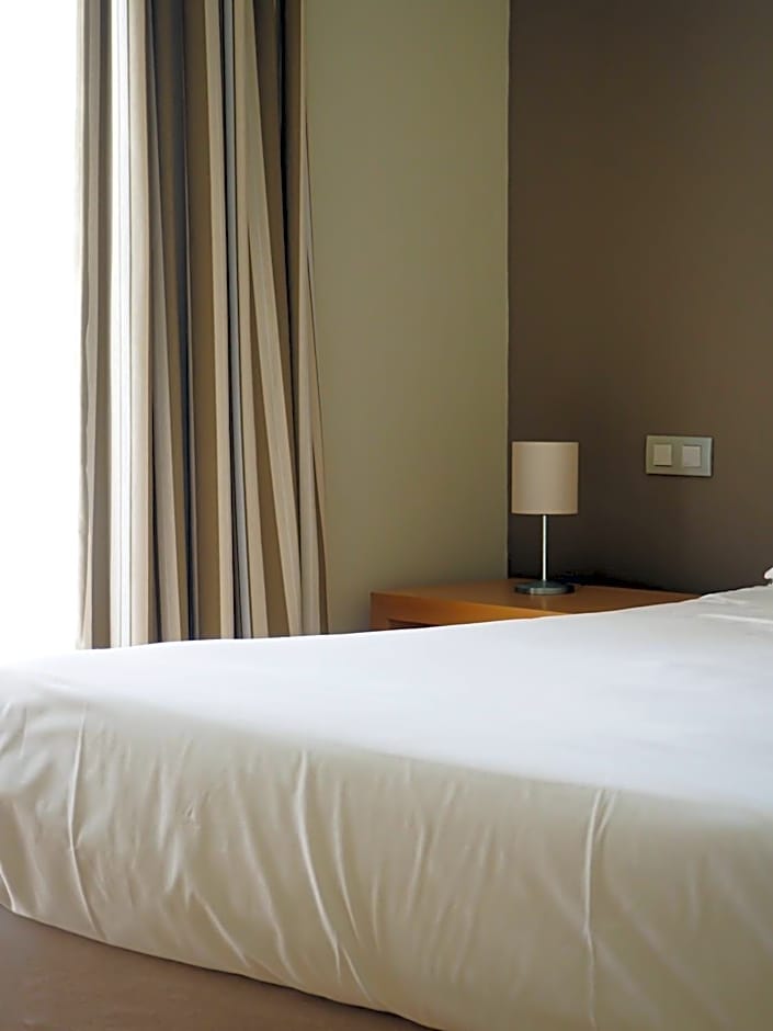 Elviria Hills Living