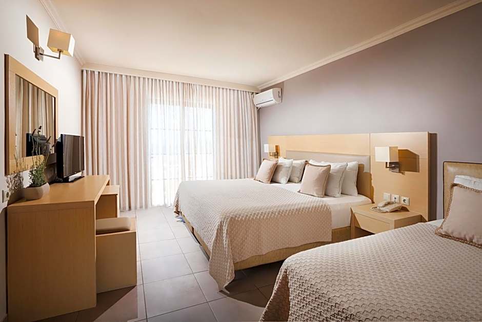 Porto Bello Beach Hotel