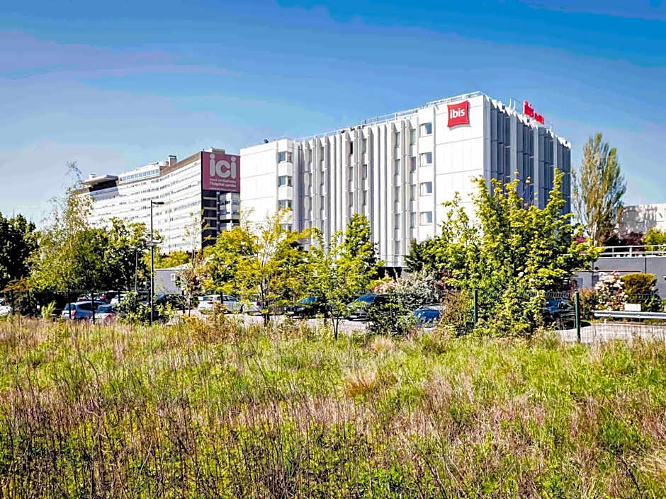 ibis Lyon Est Bron