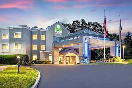 Holiday Inn Express & Suites Hawthorne - Elmsford North by IHG