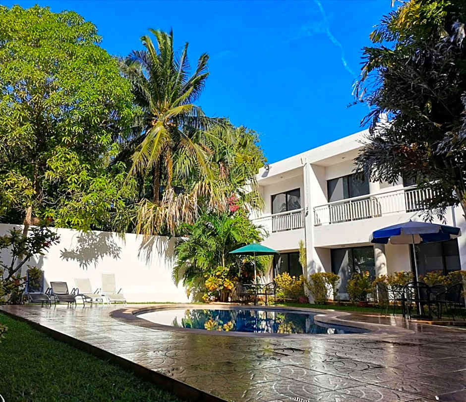 Hotel Holly