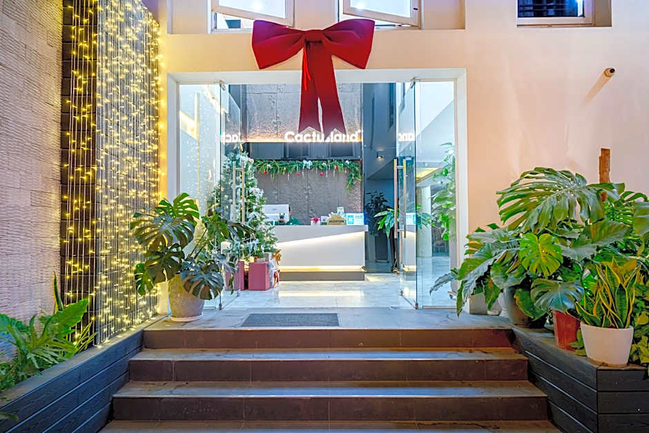 Cactusland Hotel Tan Binh