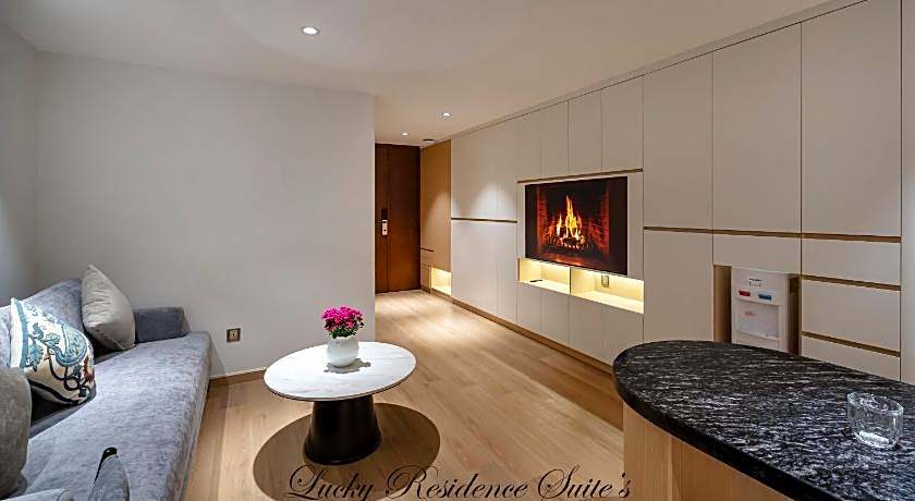 Lucky Residence Suites