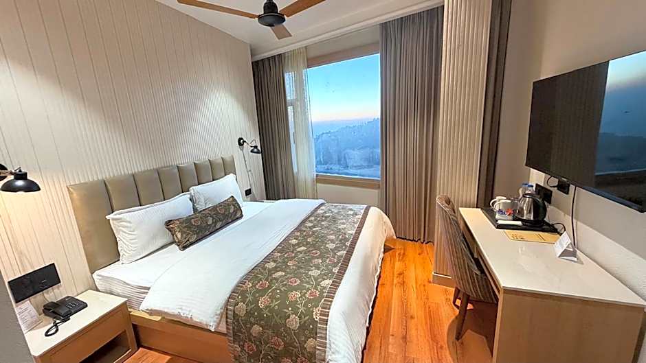 Hotel M & Resort