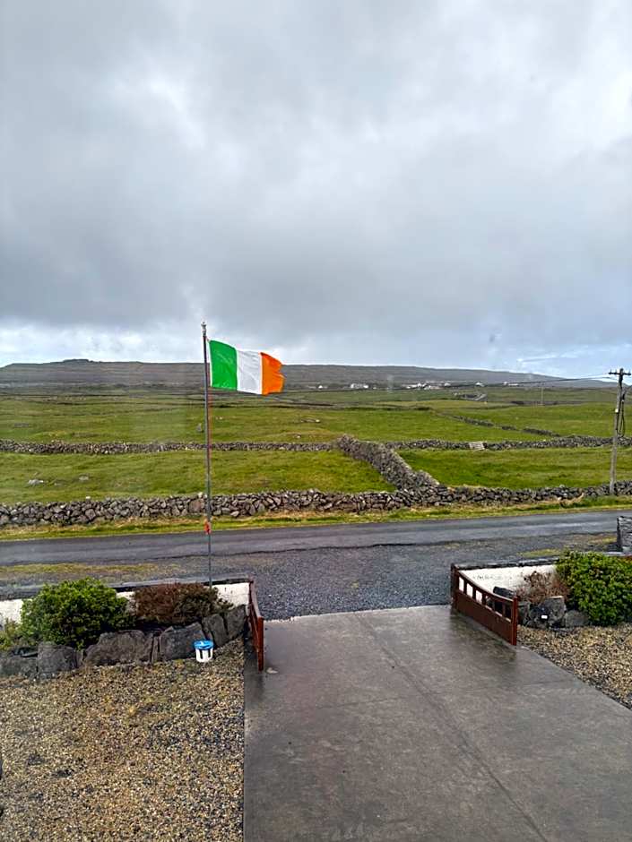 Aran Walkers Lodge