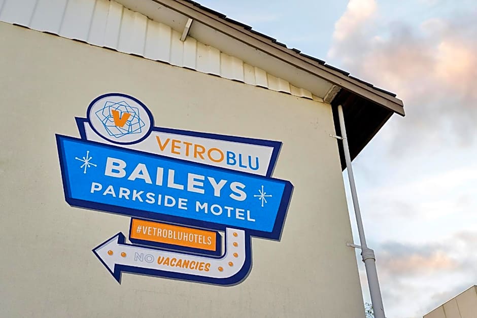 Baileys Parkside Motel by VetroBlu