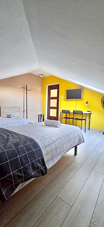 Redwood Hostel by EASY RENT Apartments