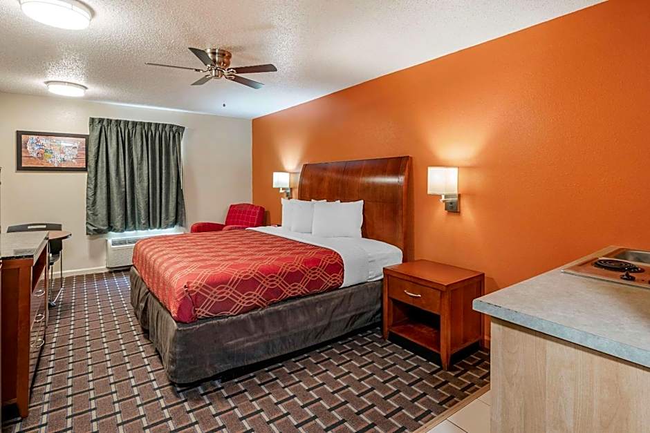 Econo Lodge Inn & Suites Granite City