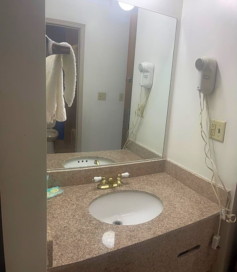 Travelodge by Wyndham Junction City
