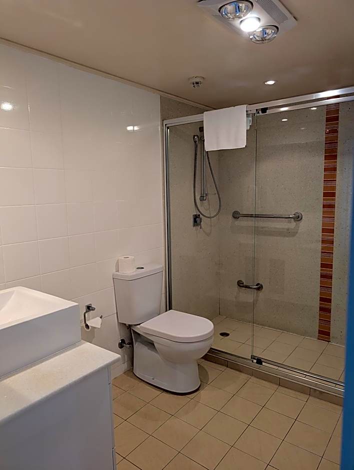Tradewinds Apartments