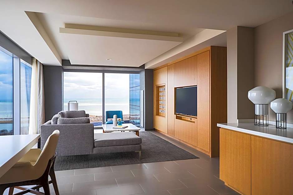 Photo 1 of 7 of Executive 1 King Bed Suite