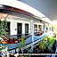 Micky Santoro Hotel & Restaurant