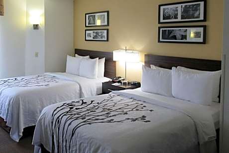Double Room with Two Double Beds - Non-Smoking