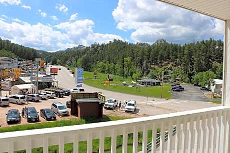 Queen Room with Two Queen Beds with Balcony