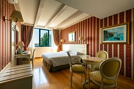 Deluxe Junior Suite