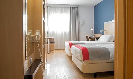 Standard Twin Room - Free Breakfast