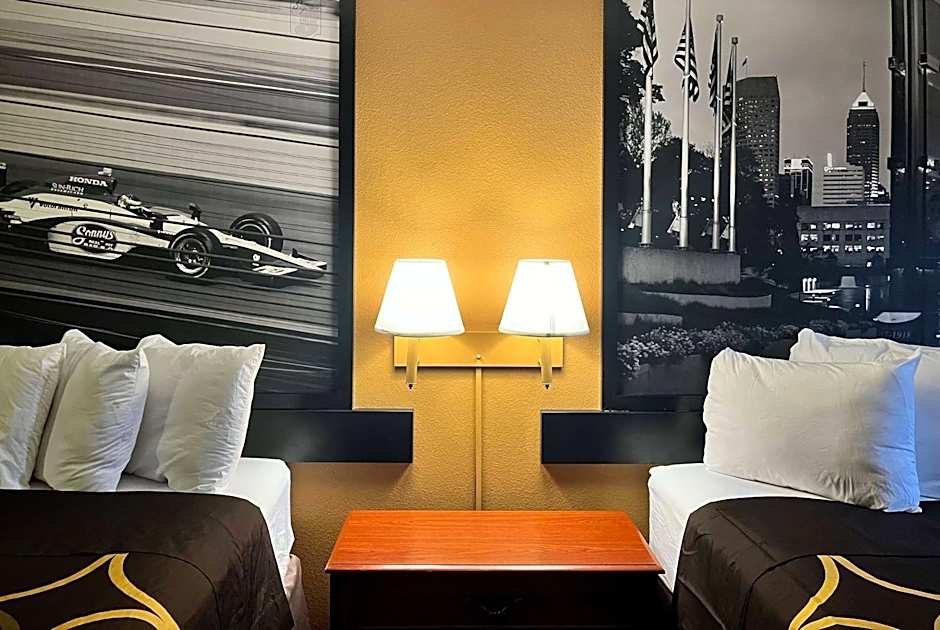 Super 8 by Wyndham Indianapolis/NE/Castleton Area