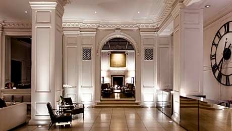 The Chicago Hotel Collection Ambassador Gold Coast