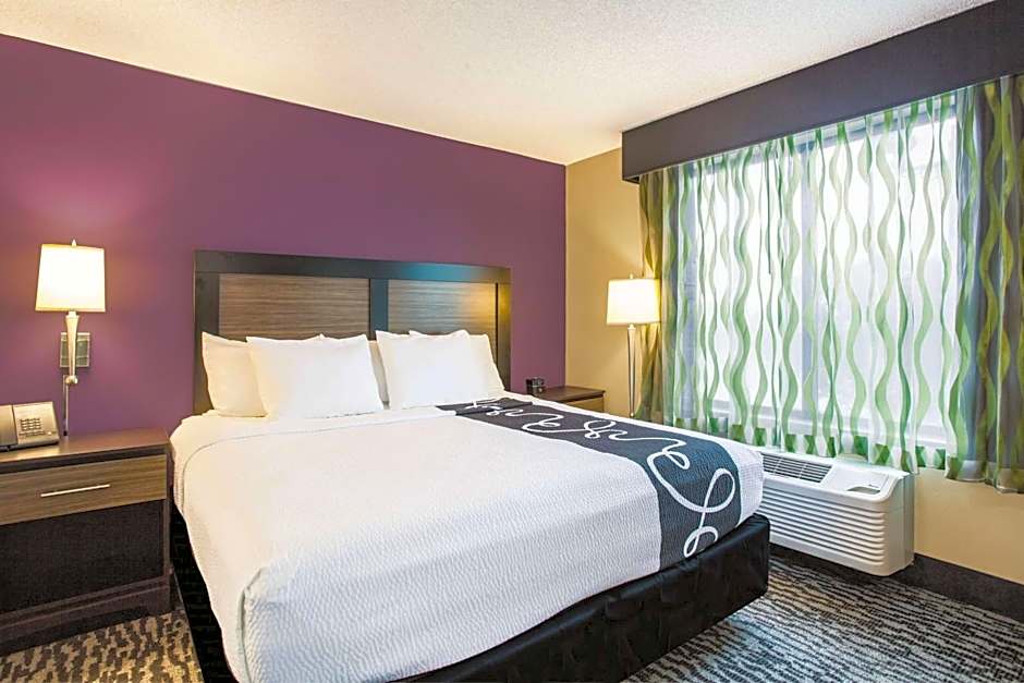 La Quinta Inn & Suites by Wyndham Clearwater South