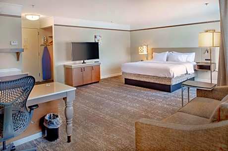 Corner King Room with Sofa Bed