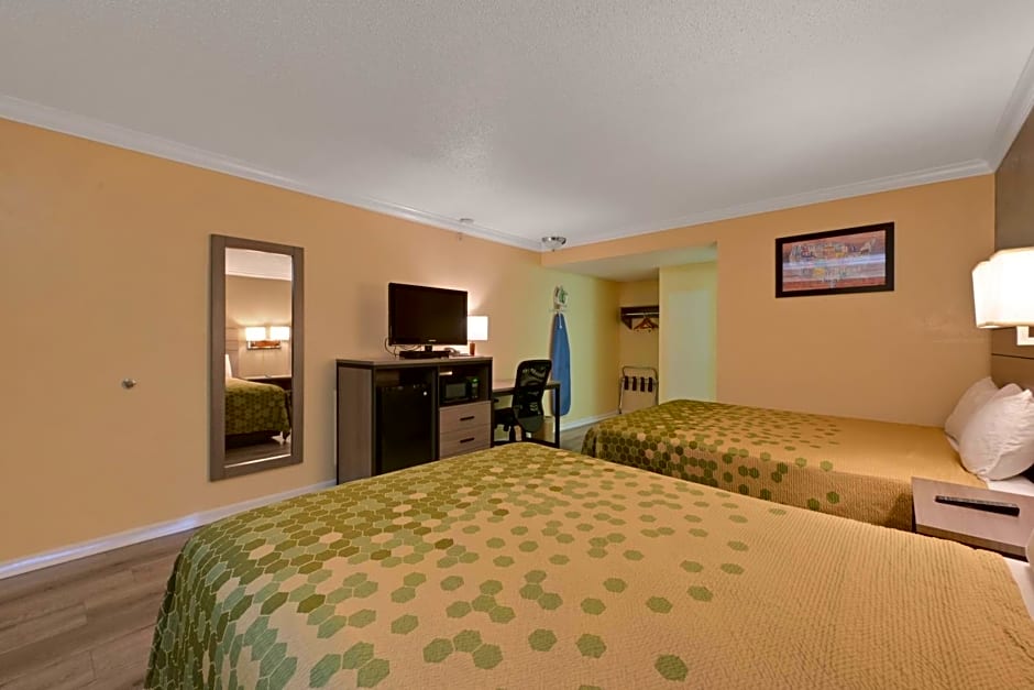 Econo Lodge Woodland near I-5