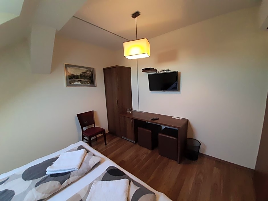 Viktória Lovas Panzió