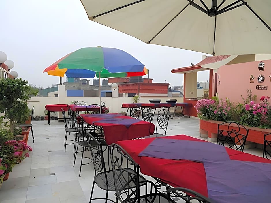 The Suncourt Hotel Yatri