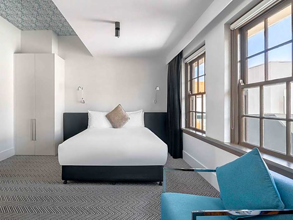 Peppers Gallery Hotel