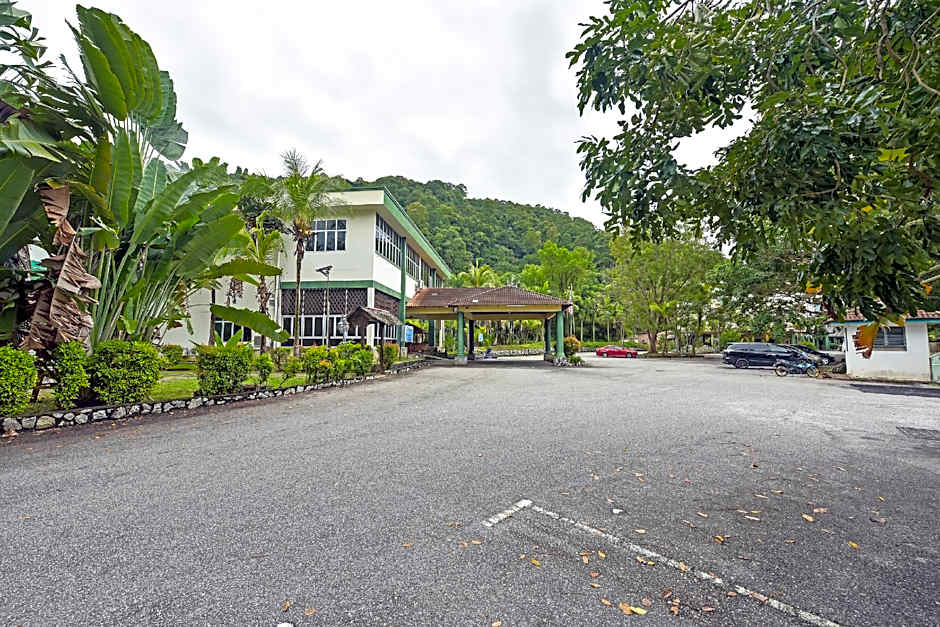 Teluk Batik Holiday Apartment