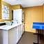 La Quinta Inn & Suites by Wyndham West Palm Beach - Florida Turn