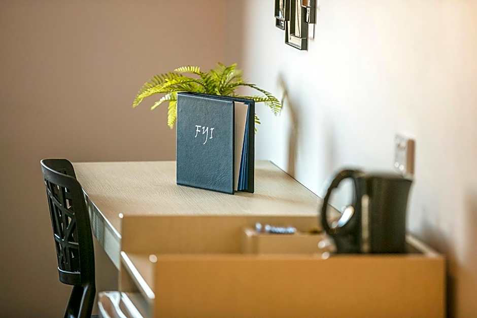 Nightcap at The Cheeky Squire