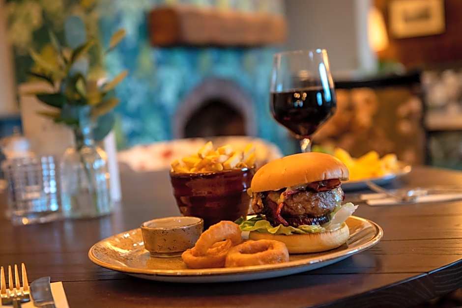 The Red Lion Inn by Chef & Brewer Collection