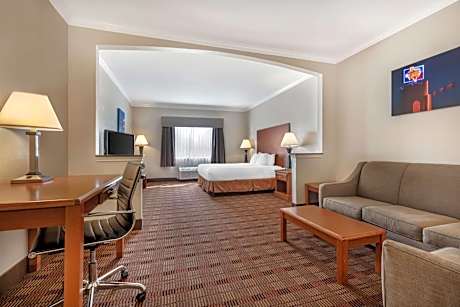 King Suite with Roll-In Shower and Sofa Bed - Disability Access/Non-Smoking