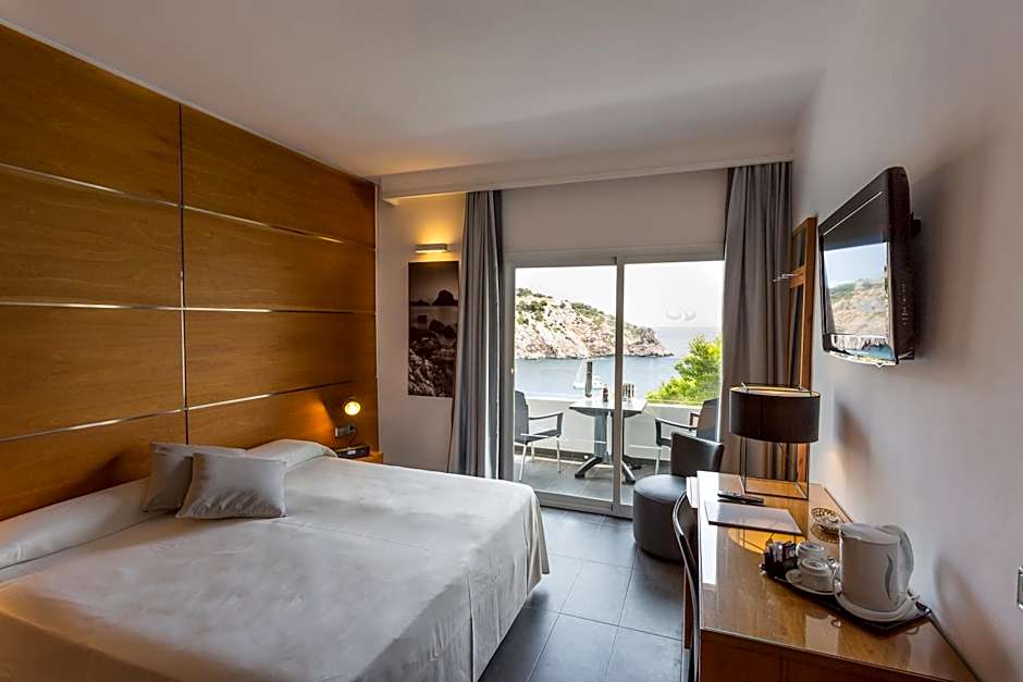 Palladium Hotel Cala Llonga - Adults Only