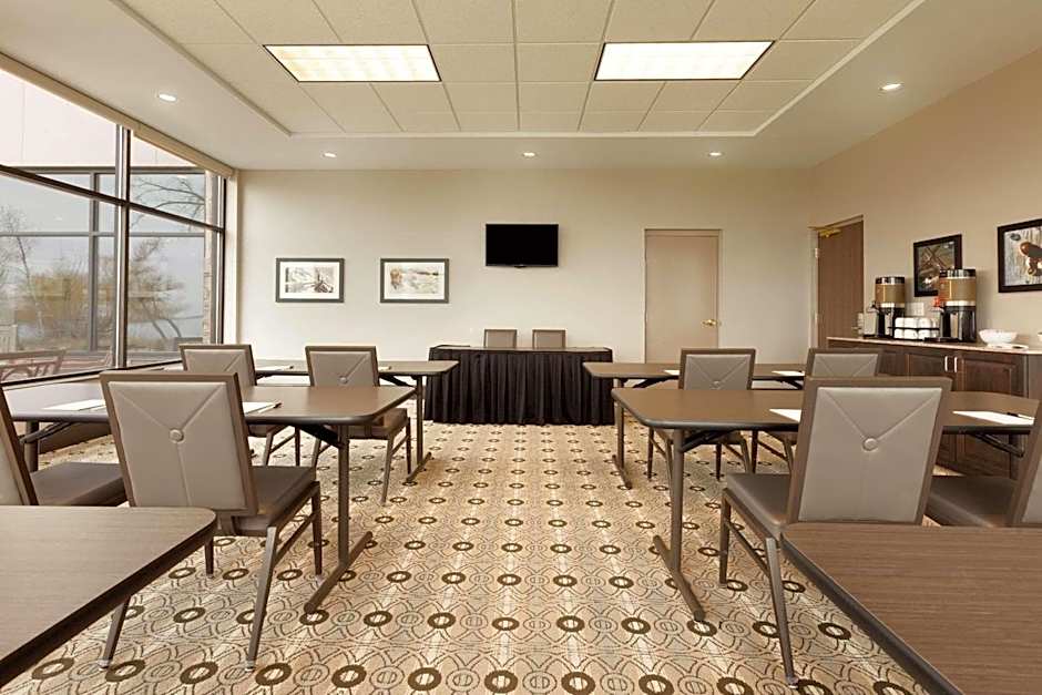 Country Inn & Suites by Radisson, Bemidji, MN
