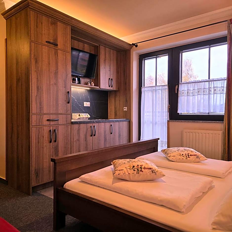 Garni Hotel & Apartments Terano