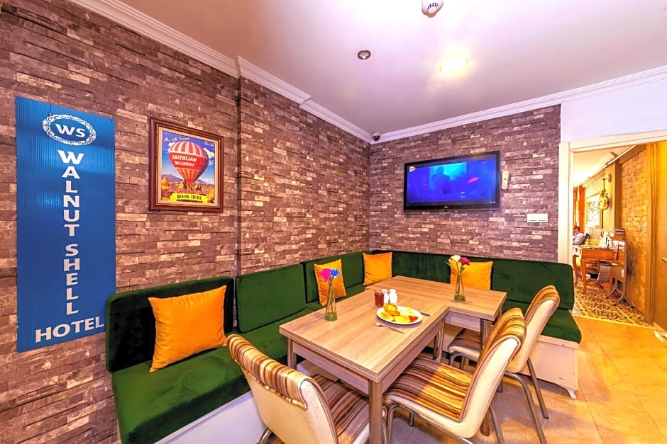Walnut Shell Hotel 