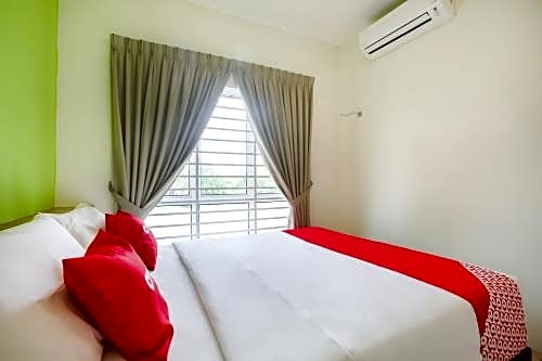 OYO 89677 Sunflower Hotel