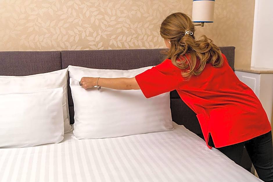 Crystal Palace Hotel