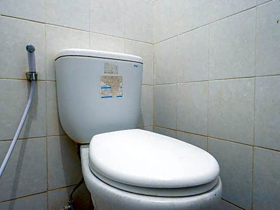 RedDoorz Plus near Alun Alun Selatan