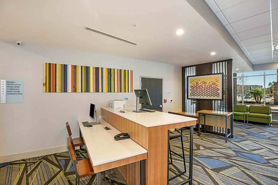 Holiday Inn Express & Suites Jacksonville - Town Center By IHG