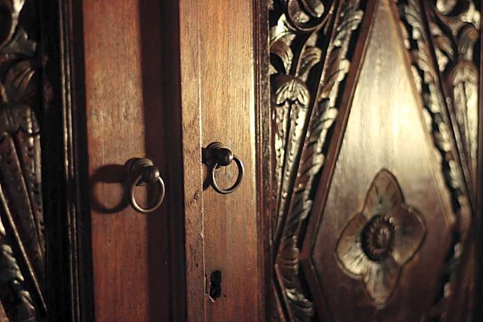 Tembi - Historical Home